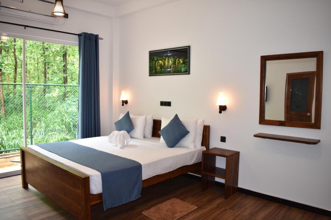 Forest Edge Safari Villa Udawalawe Bagian luar foto