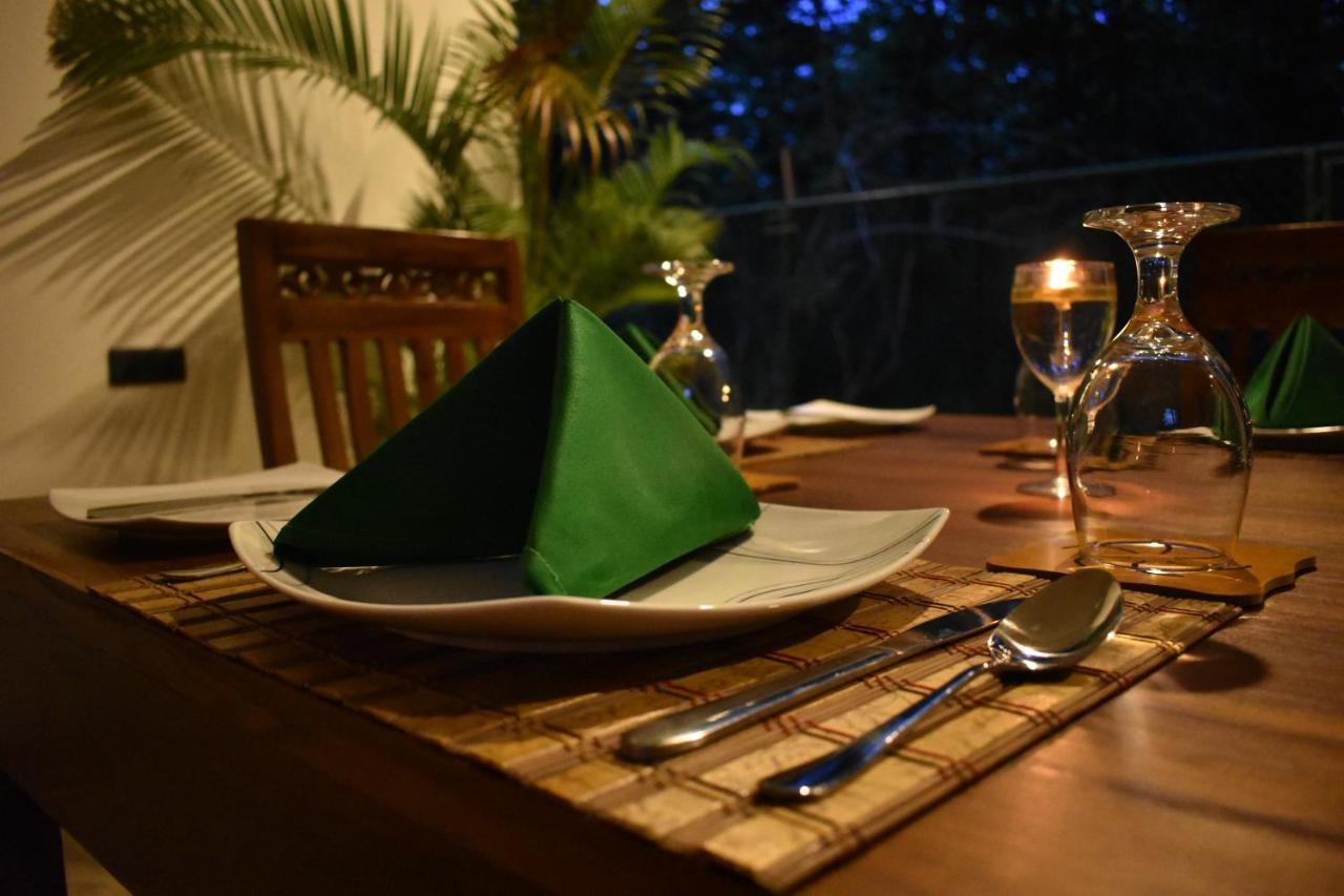 Forest Edge Safari Villa Udawalawe Bagian luar foto
